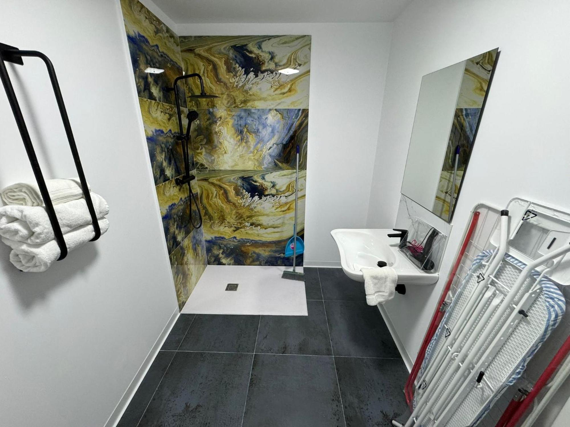 Ynfinity Aparthotel Valencia Buitenkant foto